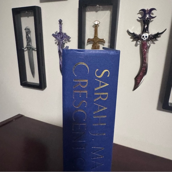 Crescent City House of Sky and Breath Tour Edition - Picture 3 of 4